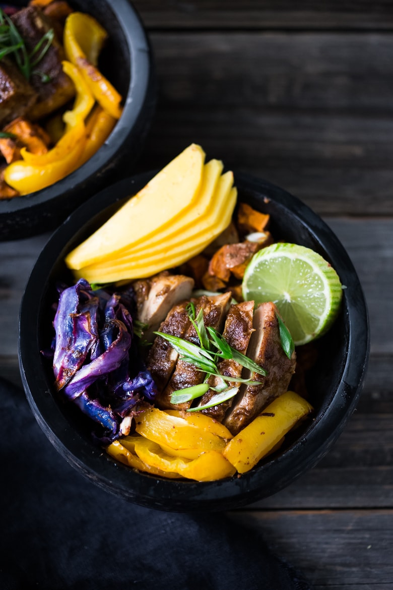 These Caribbean Style Island bowls can be made w/ chicken or tofu with roasted veggies, fresh mango and lime! Fresh and Flavorful! Vegan adaptable! 