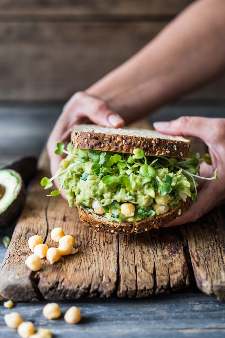 This Smashed Chickpea Avocado Sandwich is the BEST! Healthy ( vegan) and satisfying, it is sooooo YUMMY and can be made in 5-10 minutes! So EASY!