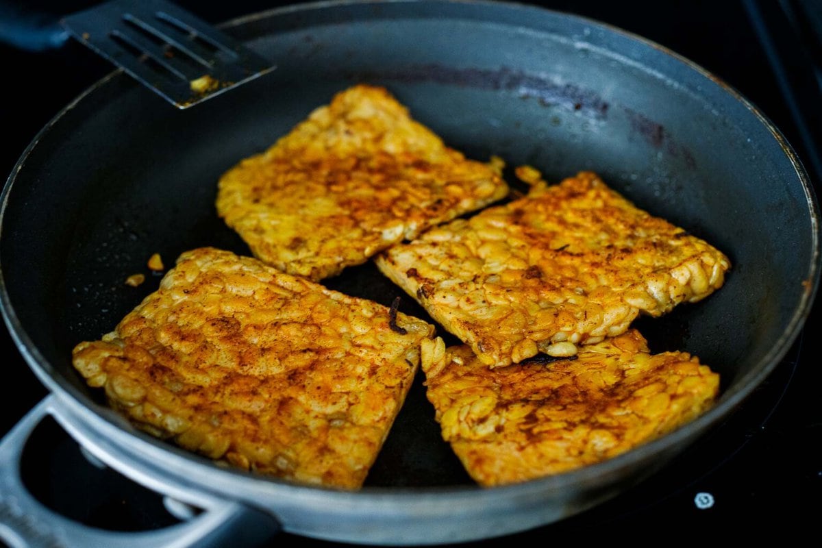 searing the tempeh.