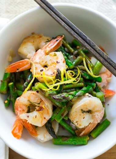 Shrimp Asparagus Stir Fry with Lemon and Basil -a delicious and healthy skillet meal that can be made in just 15-minutes! Low-carb and GF. 