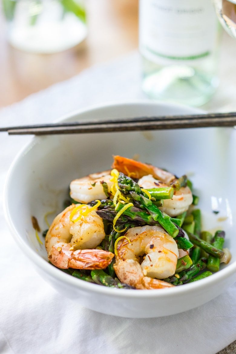 15 Minute Lemon Basil Garlic Shrimp and Asparagus- a delicious and healthy skillet meal that can be made with shrimp, tofu or chicken. | www.feastingathome.com #glutenfree 
