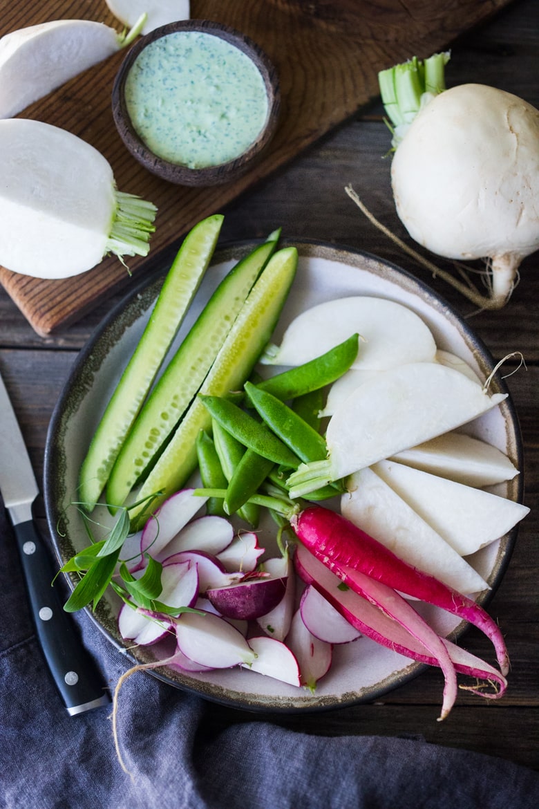 Farmers Market Veggie Plate with Dips- a flavorful, delicious & healthy snack! vegan & gluten free! | www.feastingathome.com
