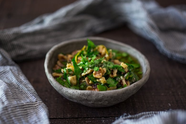 Roasted Cauliflower Pasta with Toasted Walnuts, Parsley, Garlic and Lemon Zest - a delicious vegan dinner that can be made in 30 minutes! | www.feastingathome.com