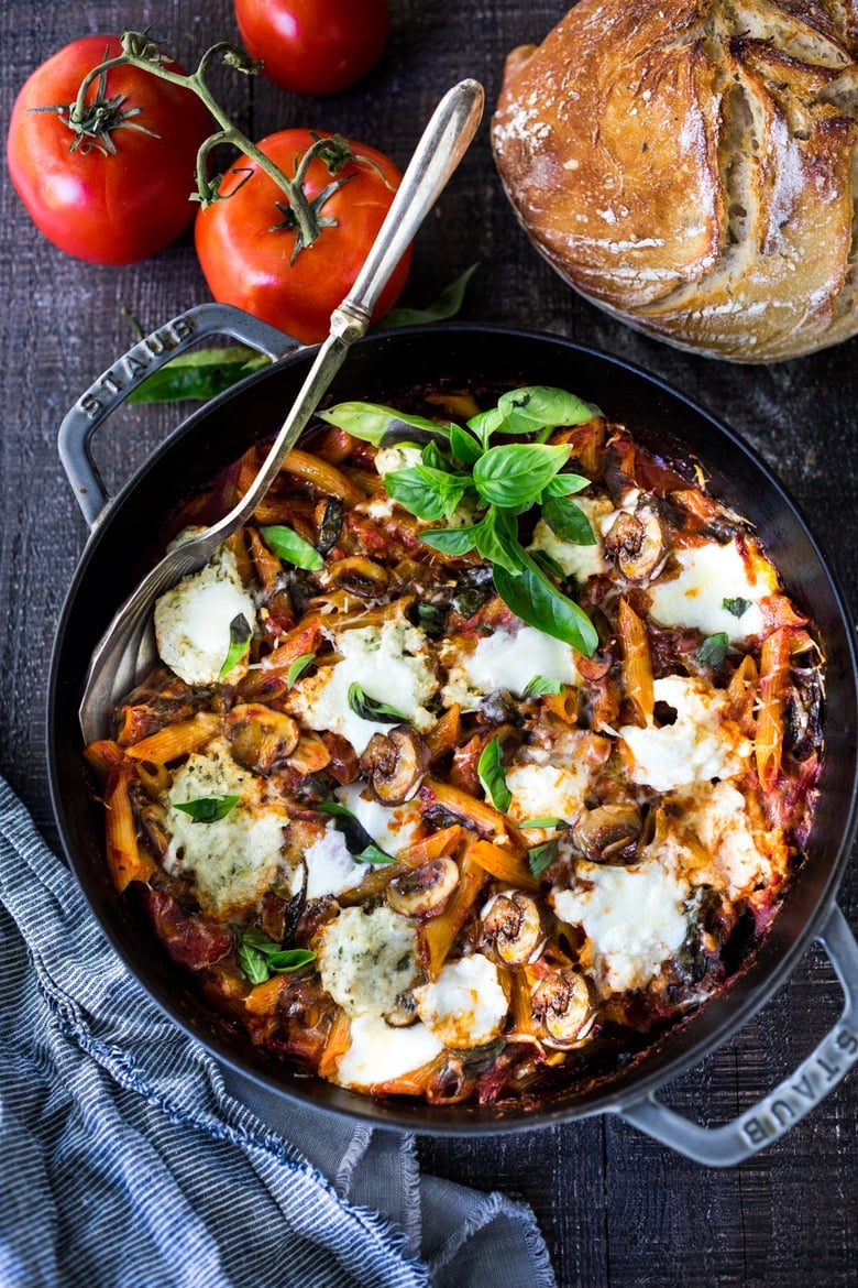 No-Boil Baked Ziti with Spinach, Mushrooms and Ricotta - a simple, healthy one-pot meal with only 15 minutes of hands-on time before baking in the oven. Vegan and GF adaptable! #onepotmeals #onepotmeal #onepanmeals #healthy #easydinner #weeknightdinner #vegan