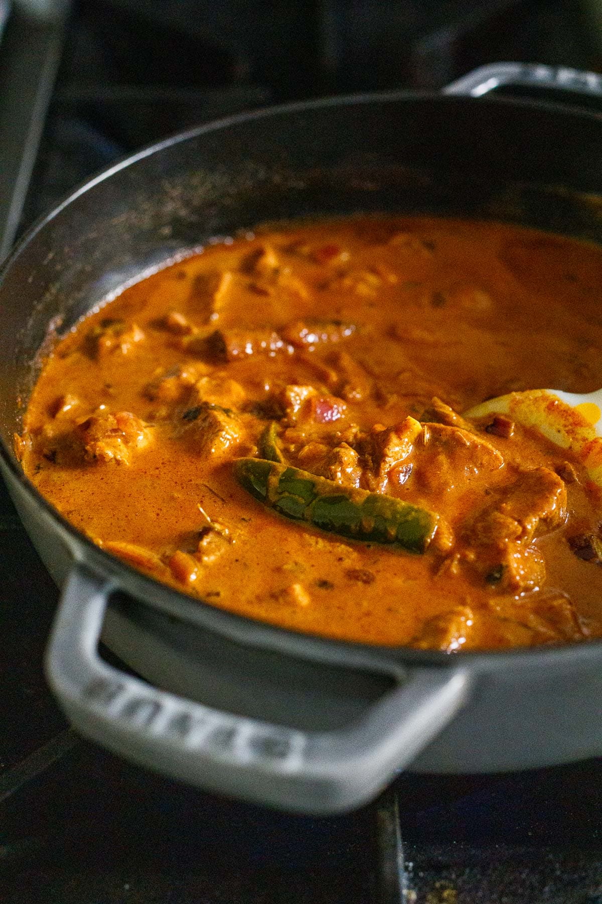 butter chicken simmering