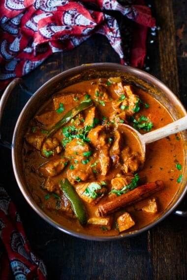 A delicious authentic recipe for Indian Butter Chicken, a classic Indian dish.