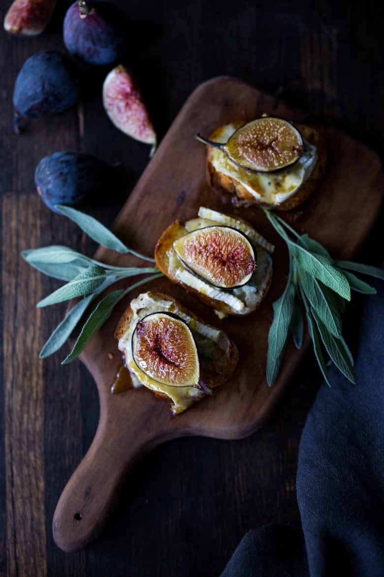 Fig Bruschetta with Cambozola and Sage Honey- a simple delicious appetizer highlighting fresh figs that comes together in minutes, perfect for fall gatherings and special events. #figs #figbruschetta #figappetizer #appetizers #partyappetizer #vegetarian 