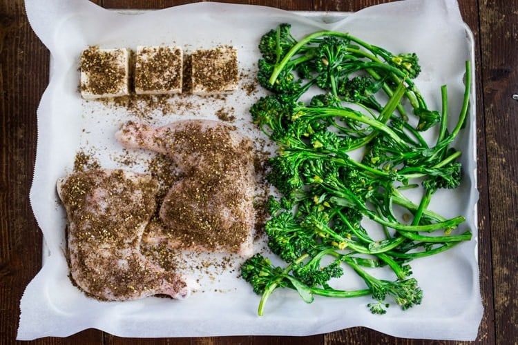  Zaatar Chicken (or Tofu) with Green Tahini Sauce and Broccolini - a simple flavorful Middle Eastern sheet-pan dinner that is vegan adaptable and gluten free. 