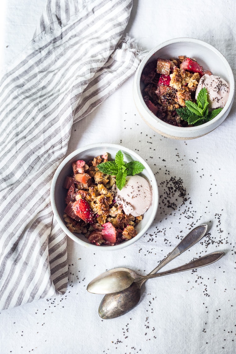 Maple-Sweetened Strawberry Rhubarb Crisp with Chia Seeds - vegan and gluten free