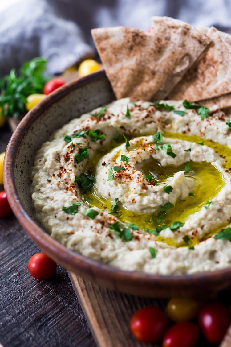 How to make the Best, most authentic Baba Ganoush! A healthy, delcious Middle Eastern Eggplant Dip that is full of complexity and depth. Gluten-free, low-carb, vegan. #baba #babaganoush #eggplant #paleo #lowcarb #keto #vegan