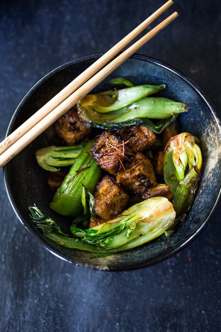 Black Pepper Tofu with Bok Choy - a simple healthy tofu stir fry that is vegan and can be made in under 30 minutes! Vegan and Gluten Free! #tofustirfry #tofustirfryreicpes #blackpeppertofu #vegan #healthystirfry #stirfry #tofu #bokchoy #veganstirfry 