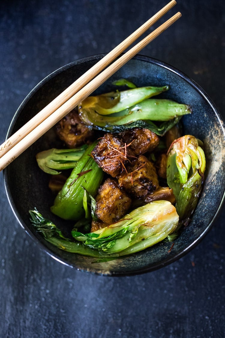Black Pepper Tofu with Bok Choy - a simple healthy tofu stir fry that is vegan and can be made in under 30 minutes! Vegan and Gluten Free! #tofustirfry #tofustirfryreicpes #blackpeppertofu #vegan #healthystirfry #stirfry #tofu #bokchoy #veganstirfry