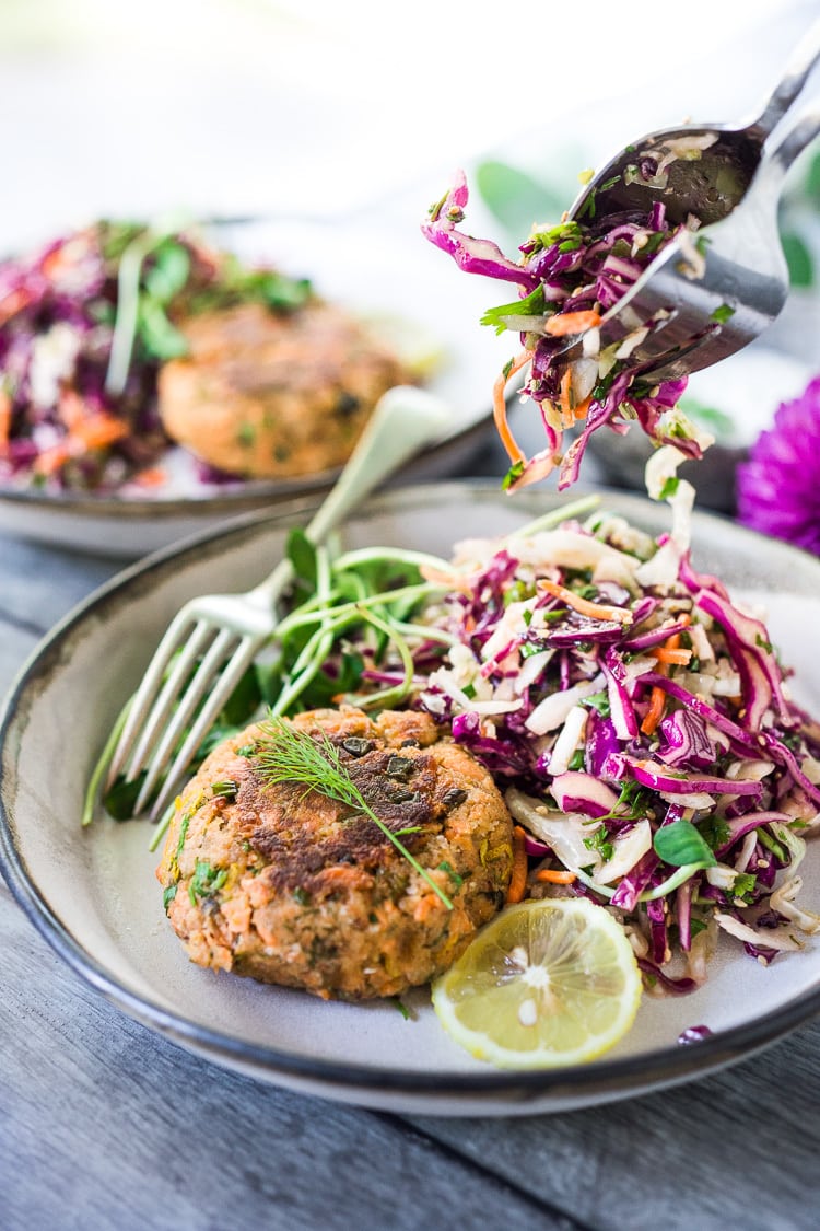 Quick and Easy Salmon Cakes- a simple pantry recipe that can be whipped up in 20 minutes, perfect for midweek meals! The recipe features 3 different variations - Asian Salmon Cakes, Mediterranean Salmon Cakes and Nordic-style Salmon Cakes! #salmoncakes #salmonpatties #cannedsalmoncakes