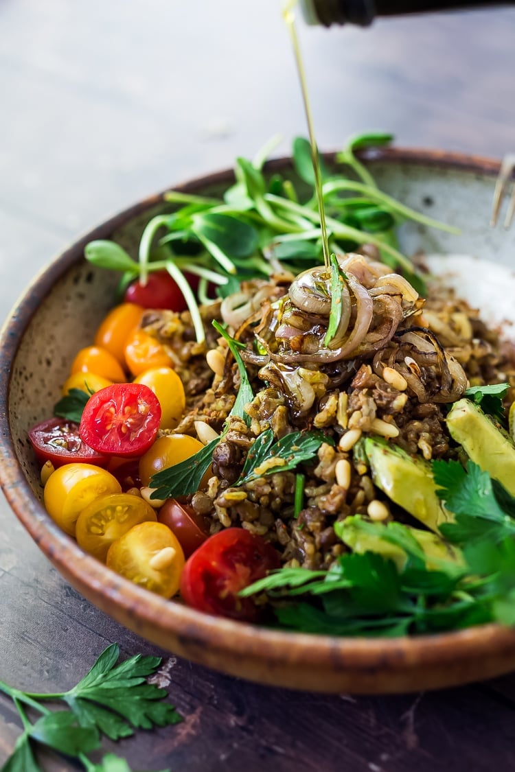 Instant Pot Mujadara - a comforting, healthy vegetarian meal of lentils and rice, with fragrant Middle Eastern spices, served with caramelized shallots, fresh veggies, pine nuts and optional yogurt. Gluten-free and Vegan adaptable. #mujadara #healthy #lentils #rice #instantpot #instapot #mujadararecipe