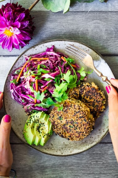 Quick and Easy Salmon Cakes- a simple pantry recipe that can be whipped up in 20 minutes, perfect for midweek meals! The recipe features 3 different variations - Asian Salmon Cakes, Mediterranean Salmon Cakes and Nordic-style Salmon Cakes! #salmoncakes #salmonpatties #cannedsalmoncakes