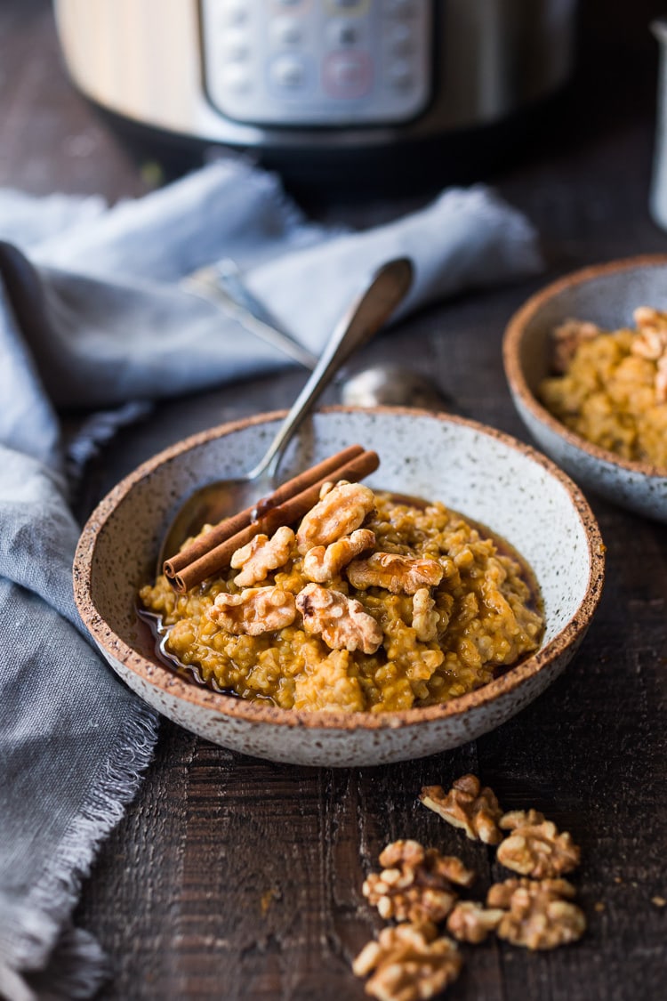 Instant Pot Steel Cut Oats with Pumpkin and Walnuts- a delicious healthy vegan breakfast perfect for fall! #instantpot #steelcutoats #pumpkinoats #veganbreakfast #veganoats #vegan #pumpkinoatmeal 