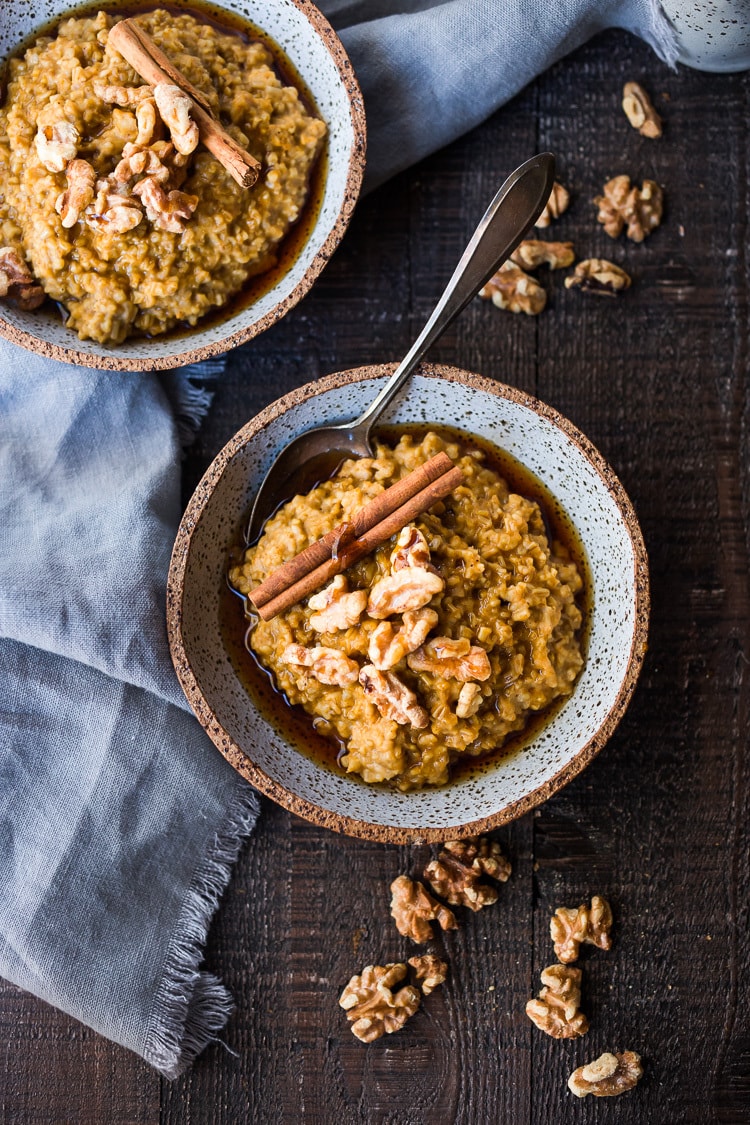 Instant Pot Steel Cut Oats with Pumpkin and Walnuts- a delicious healthy vegan breakfast perfect for fall! #instantpot #steelcutoats #pumpkinoats #veganbreakfast #veganoats #vegan #pumpkinoatmeal 