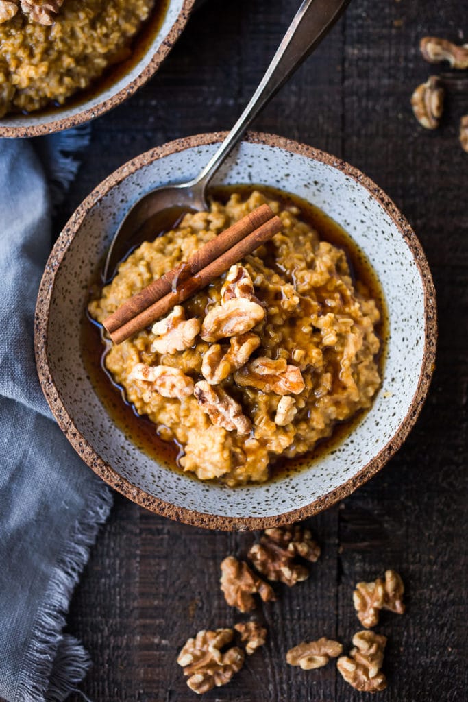 Instant Pot Steel Cut Oats with Pumpkin and Walnuts- a delicious healthy vegan breakfast perfect for fall! #instantpot #steelcutoats #pumpkinoats #veganbreakfast #veganoats #vegan #pumpkinoatmeal