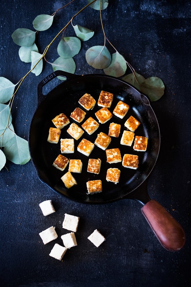 How to make Paneer at home - a fresh Indian Cheese that can be made in under an hour! Use in Indian curry, masala, wraps and stews! Easy, step by step recipe! #paneer #howtomakepaneer #homemadepaneer #paneerrecipe #easypaneer #vegetarian #indiancuisine #indianrecipes
