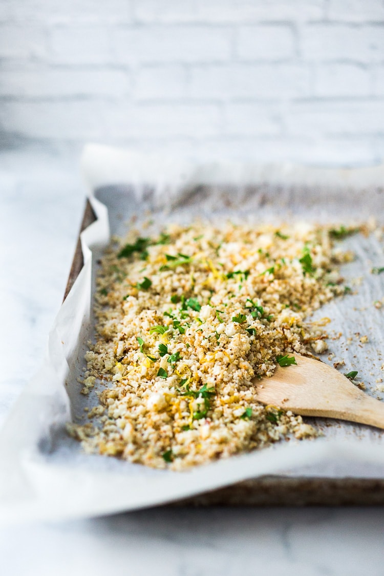 How to make cauliflower rice! A healthy, low-carb alternative to rice, that is easy to make and tastes amazing! #cauliflowerrice #howtomakecauliflowerrice #cauliflower #lowcarb #keto #rice #ricedcauliflower #vegan #eatclean #cleaneatingrecipes 