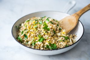 How to make cauliflower rice! A healthy, low-carb alternative to rice, that is easy to make and tastes amazing! #cauliflowerrice #howtomakecauliflowerrice #cauliflower #lowcarb #keto #rice #ricedcauliflower #vegan #eatclean #cleaneatingrecipes