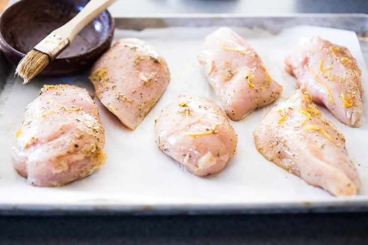 Baked Chicken Breast- a simple easy recipe for perfectly juicy and flavorful chicken breast, roasted in the oven. #chickenbreast #bakedchicken #easychicken #chickenrecipes #roastedchicken