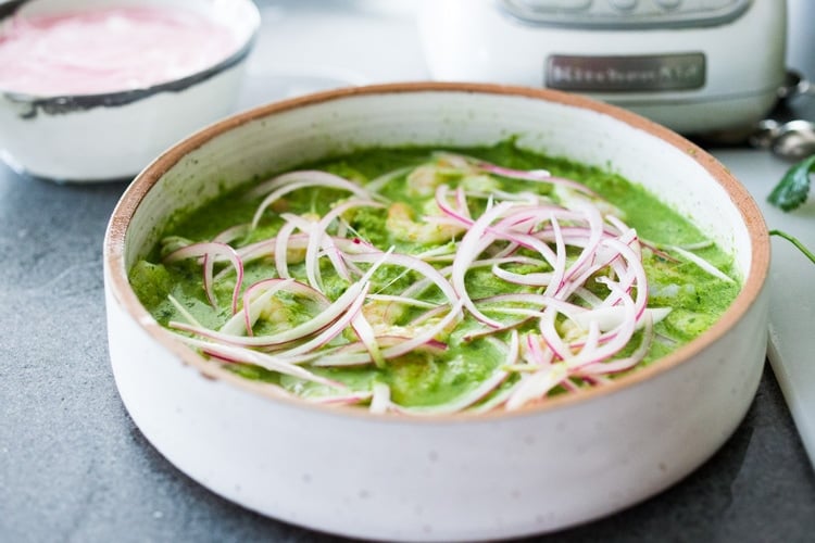 An authentic Mexican recipe for Aguachile with Shrimp! Similar to ceviche, shrimp is sliced in half, and cooked in a mixture of lime juice, chiles and cilantro. Flavorful, simple and sooooo delicious! #aguachile #shrimp #verde #ceviche #Mexican