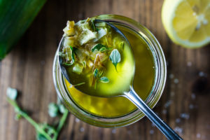 Lemony Leek Dressing - a simple full flavored dressing perfect for roasted veggies and salads. Heathy, vegan & delicious! #leek #leeks #leekvinaigrette #vinaigrette #vegansaladdressing