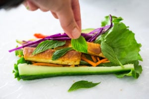 How to make fresh spring rolls with Peanut Sauce. Vegan and Healthy!