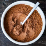 A simple recipe for Ras el Hanout - an aromatic blend of spices used in Moroccan cooking to season tangines, meats, vegetables and stews. #spiceblend #raselhanout