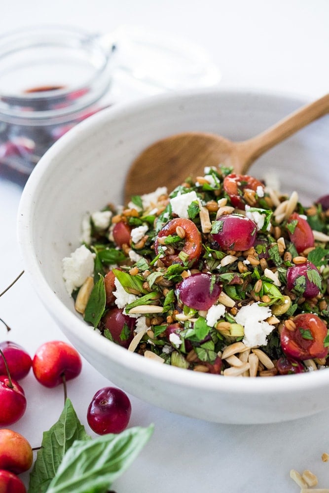 Pickled Cherry and Farro Salad with almonds, fresh herbs and Vanilla- Balsamic Dressing. #farro #farrosalad #cherrysalad #cherryrecipes #pickledrecipes 