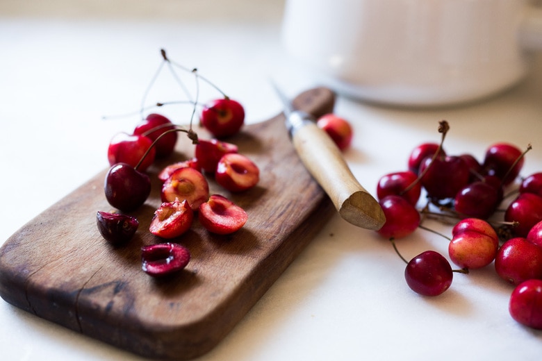 Pickled Cherry and Farro Salad with almonds, fresh herbs and Vanilla- Balsamic Dressing. #farro #farrosalad #cherrysalad #cherryrecipes #pickledrecipes