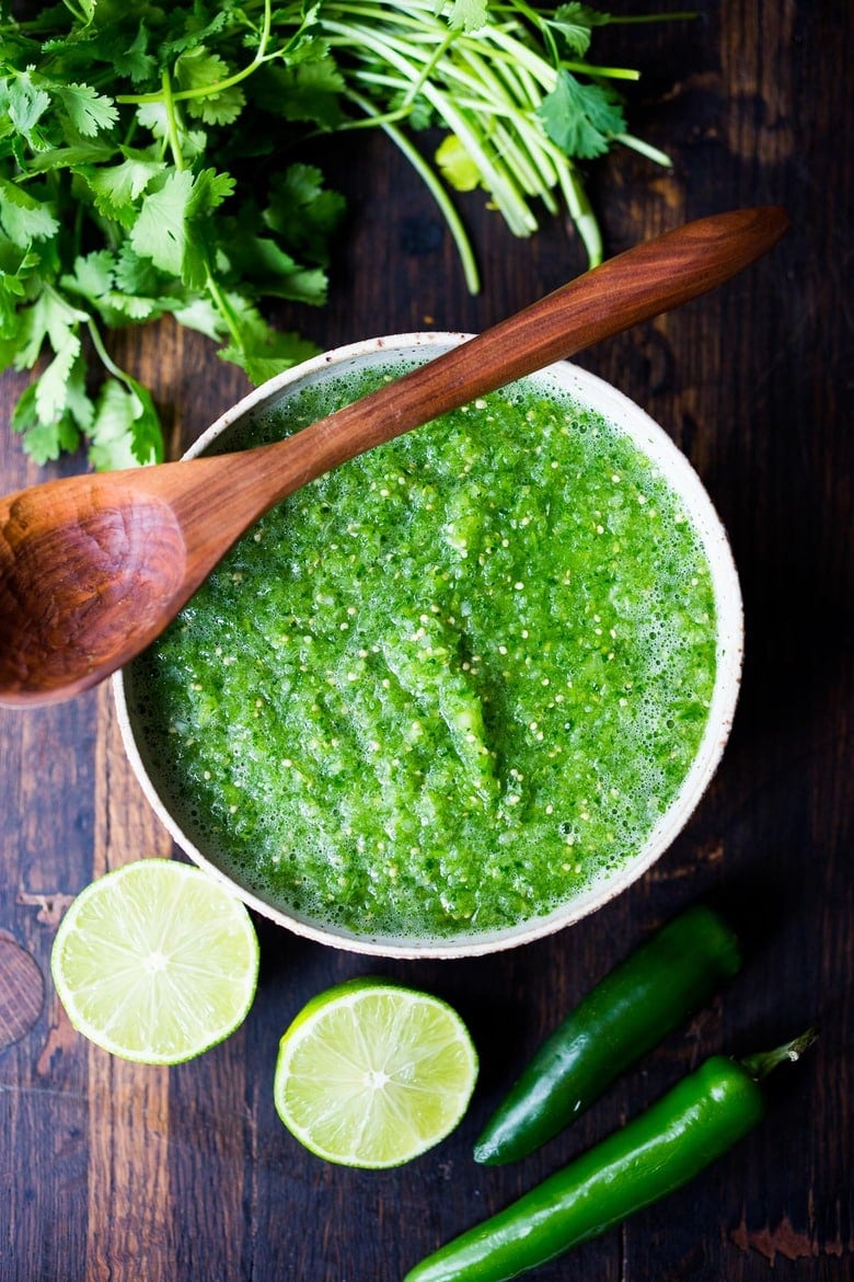 Fresh Tomatillo Salsa! (aka Salsa Verde) A FRESH vibrant recipe for Tomatillo Salsa using *uncooked* tomatillos, resulting in the most amazing flavors. Serve this with chips, or as a sauce for enchiladas or chicken. #tomatillosalsa #salsaverde #tomatillo #salsa #verde #greensalsa