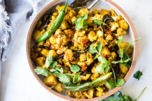 Flavorful Aloo Gobi! Indian-Spiced Potatoes and Cauliflower with Masala Spices- an easy authentic healthy Indian classic that can be made on the stovetop! Vegan adaptable. #aloo #aloogobi #aloogobimasala #indianfood #potatorecipes #cauliflowerrecipes #vegetarian