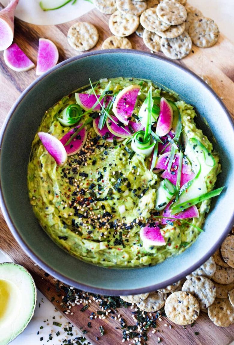 How to make the most delicious Guacamole-3 different ways. (Traditional, Furikake and Middle Eastern!)Guac never be boring again! Vegan, gluten-free and healthy. #guac #furikake #guacamole #guacamolerecipe #avocadodip