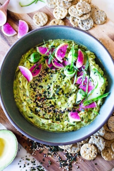 How to make the most delicious Guacamole-3 different ways. (Traditional, Furikake and Middle Eastern!)Guac never be boring again! Vegan, gluten-free and healthy. #guac #furikake #guacamole #guacamolerecipe #avocadodip