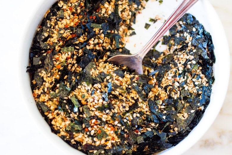 https://www.feastingathome.com/wp-content/uploads/2020/02/furikake-recipe-10.jpg