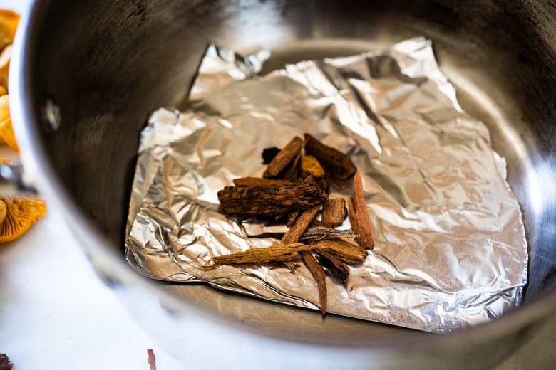 How to Smoke Mushrooms (on your stovetop) Elevate your vegan and vegetarian mains with Smoked Mushrooms! This simple easy technique requires no special equipment and can be made on your stovetop. Add flavor, complexity and depth to dishes you are already making, in 15-20 minutes! #smokedmushrooms #howtosmokemushrooms