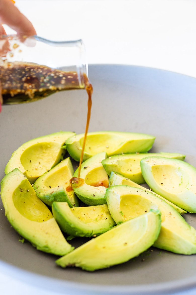 Avocado Salad with Japanese-style Ponzu Dressing- simple, delicious and vegan! #avocadosalad