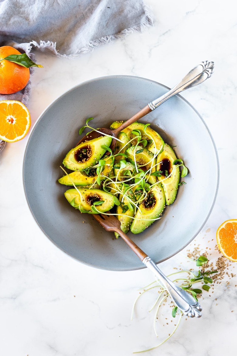 Avocado Salad with Japanese-style Ponzu Dressing- simple, delicious and vegan! #avocadosalad