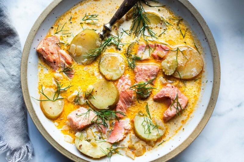 Easy Salmon Chowder recipe using fresh salmon and fennel bulb, that can be made in about 30 minutes on the stovetop. Low carb, Keto and dairy-free adaptable! 