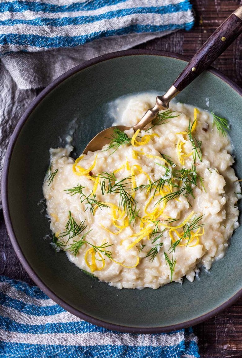 The EASIEST Risotto recipe made in your Instant Pot! This healthy low-maintenance risotto recipe will become your new favorite weeknight dinner. Fully customizable- add your favorite veggies like mushrooms, spinach, spring peas, asparagus, and have funs with this! #instantpot #risotto