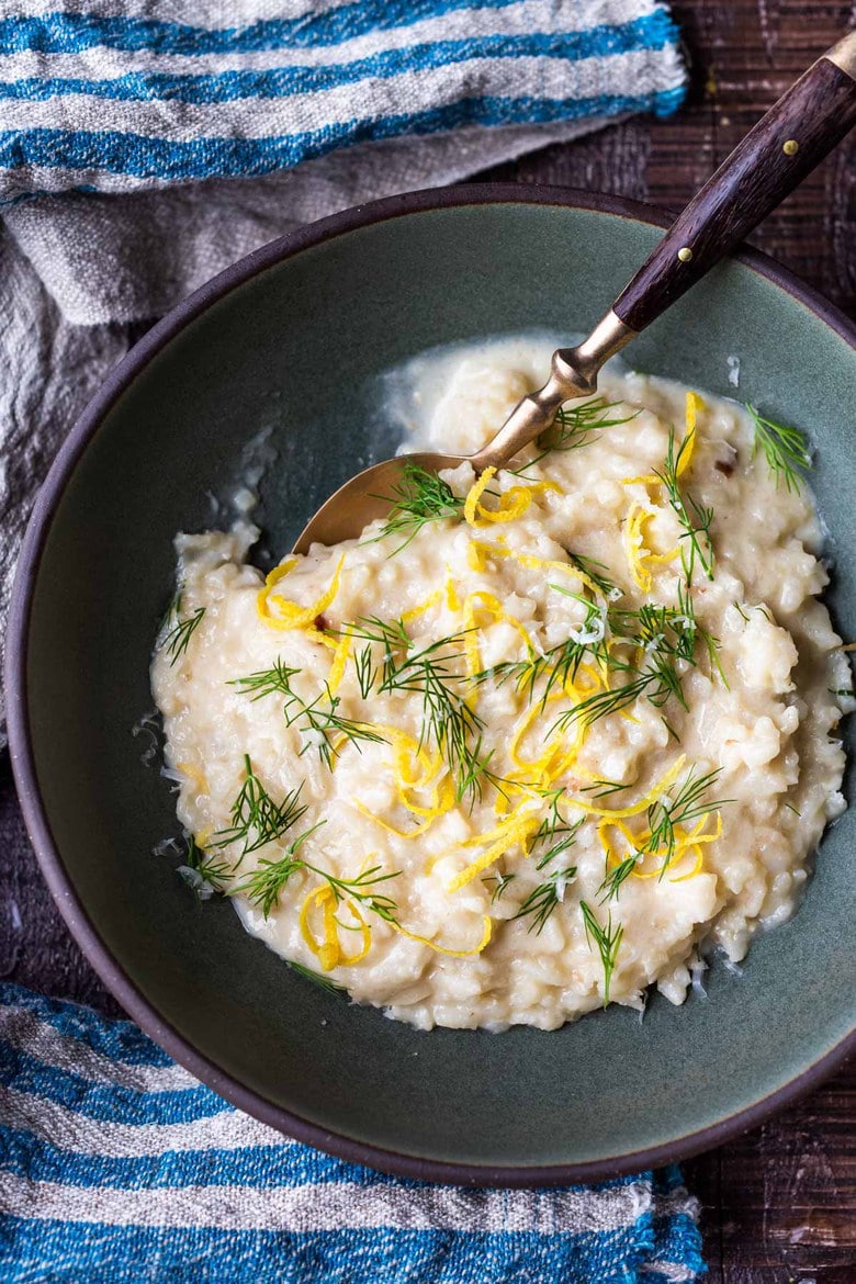 The EASIEST Risotto recipe made in your Instant Pot! This healthy low-maintenance risotto recipe will become your new favorite weeknight dinner. Fully customizable- add your favorite veggies like mushrooms, spinach, spring peas, asparagus, and have funs with this! #instantpot #risotto