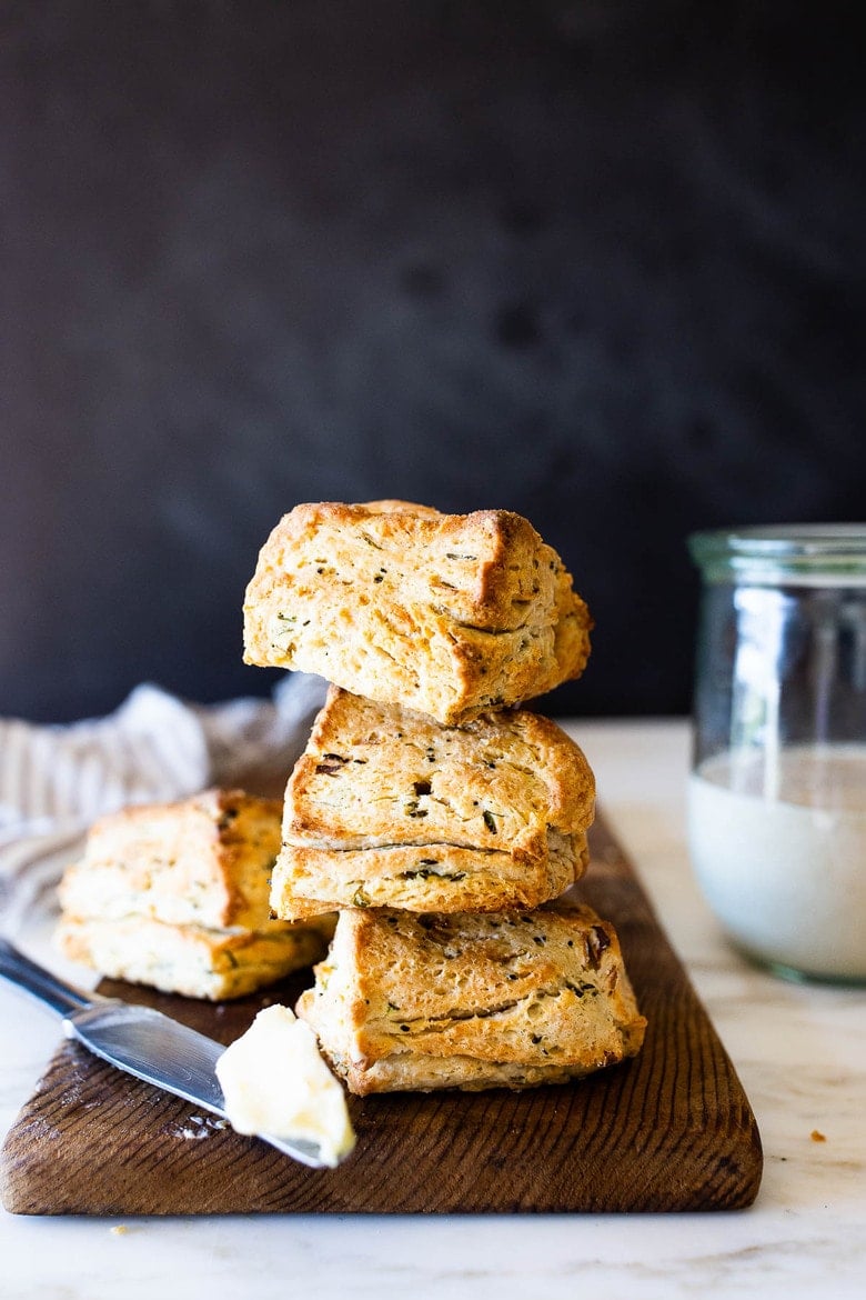 An easy recipe Sourdough Biscuits with scallions using leftover sourdough starter (or discard).This buttery biscuits can be made in 45 minutes! 