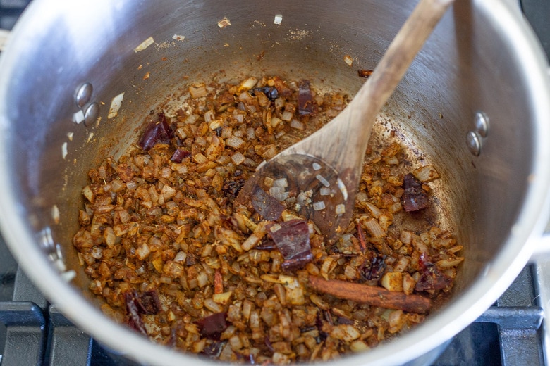 saluting the onion with the spices 