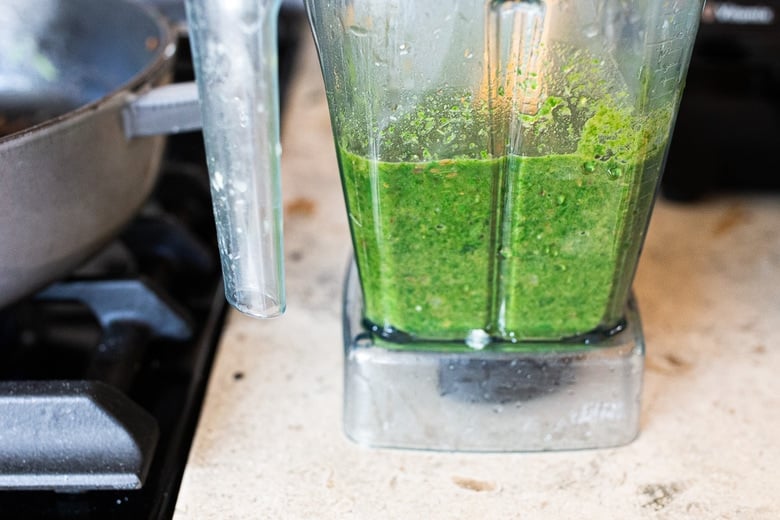 blending the spinach sauce for the dal 