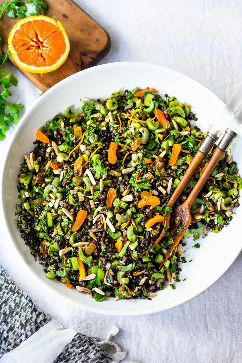 The BEST Lentil Salad infused with Moroccan Spices, this healthy vegan lentil salad can be made ahead and keeps for 4 days, perfect for healthy midweek lunches! #lentilsalad