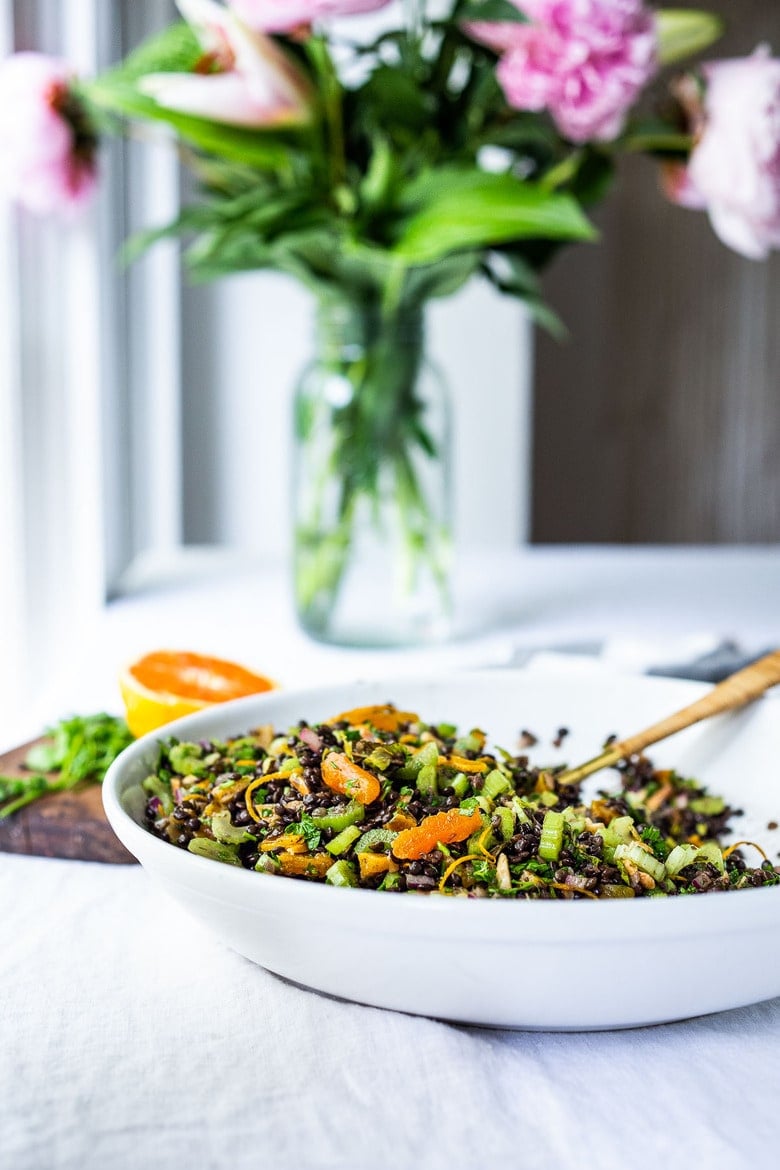 The BEST Lentil Salad infused with Moroccan Spices, this healthy vegan lentil salad can be made ahead and keeps for 4 days, perfect for healthy midweek lunches! #lentilsalad