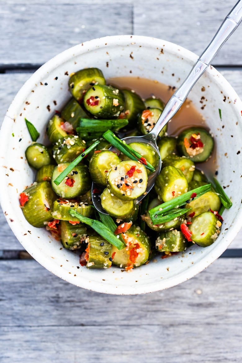 How to make fermented Cucumber Kimchi Pickles in 3-5 days with 20 minutes of hands-on time! Full of healthy, gut-healthy, immunity-boosting Probiotics. #kimchi #cucumberkimchi