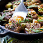 Crispy Herbed Smashed Potatoes with Garlic and Herbs- a healthy vegan side perfect for breakfast or dinner! #veganside #potoatoes #smashedpotatoes #veganpotatoes